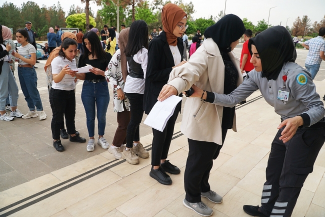 Harran Üniversitesi, HRÜYÖS-2022 2. Sınavını Gerçekleştirdi