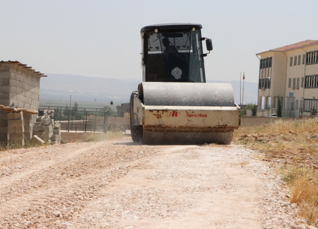 Haliliye Belediyesinden 3 mahallede yol yapım çalışması