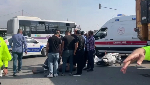 GENÇ ÇOCUĞUN KULLANDIĞI MOTOSİKLETE KAMYON ÇARPTI!