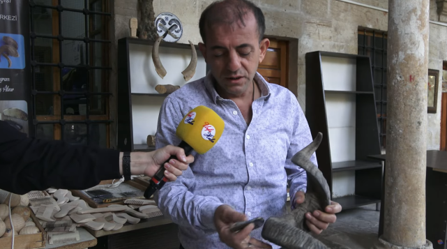 EMEĞİN İŞÇİLERİ, ZAMANIN RUHUNA DİRENİYOR