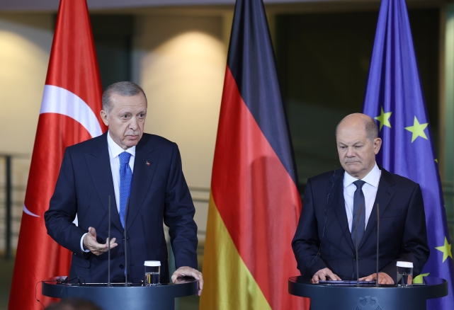 CUMHURBAŞKANI ERDOĞAN: "BİZİM İSRAİL'E BORCUMUZ YOK, BORÇLU OLANLAR RAHAT KONUŞAMIYOR"