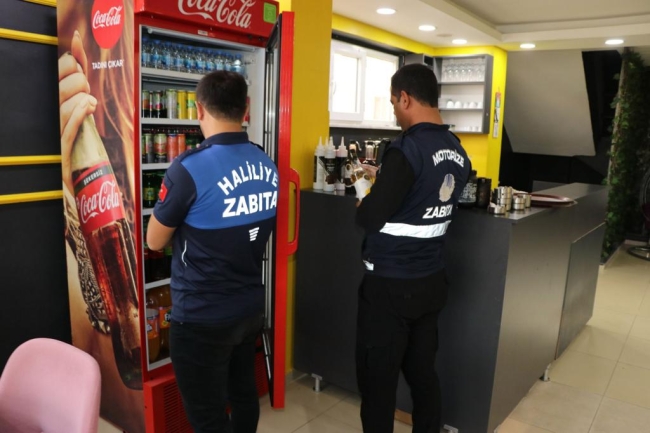 HALİLİYE BELEDİYESİ ZABITA EKİPLERİ KAFELERİ DENETLİYOR