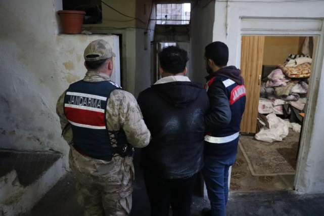 URFA’DA DEAŞ OPERASYONU: 8 GÖZALTI