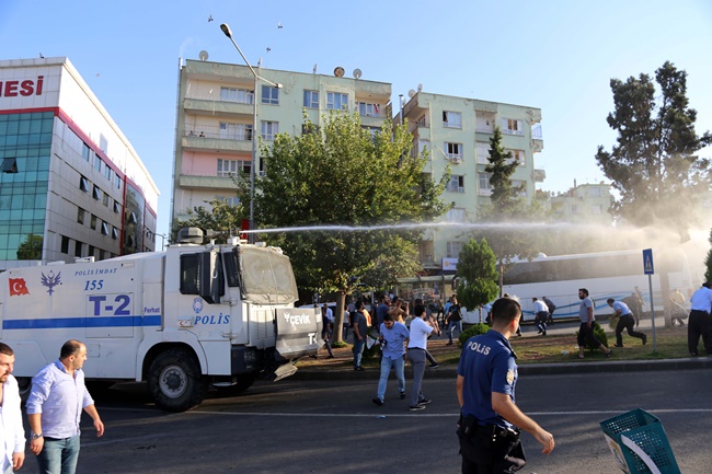 Fotoğraflarla Urfadaki Suriyeli Gerginliği
