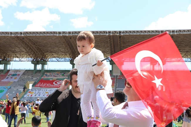 Çocuklar Bayramlarını Bayram Gibi Kutladılar