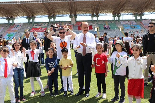 Çocuklar Bayramlarını Bayram Gibi Kutladılar