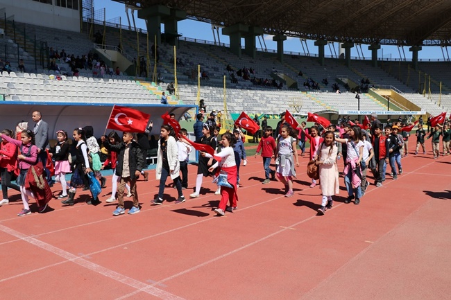 Çocuklar Bayramlarını Bayram Gibi Kutladılar