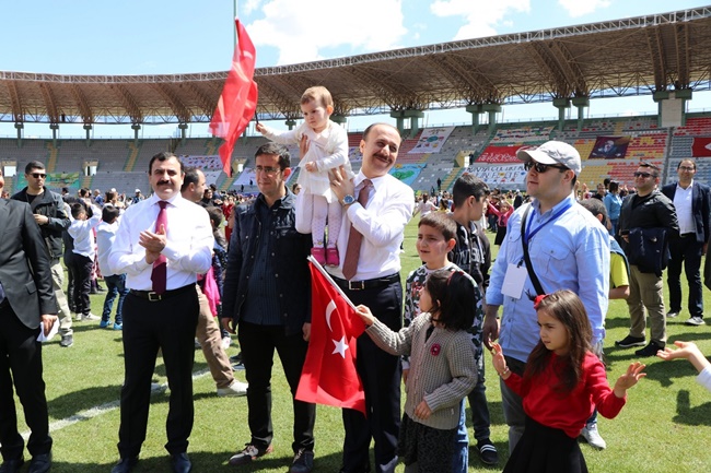 Çocuklar Bayramlarını Bayram Gibi Kutladılar