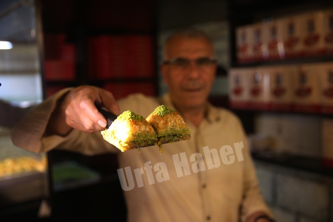Üstüneller Baklavalarından Bayram Mesaisi