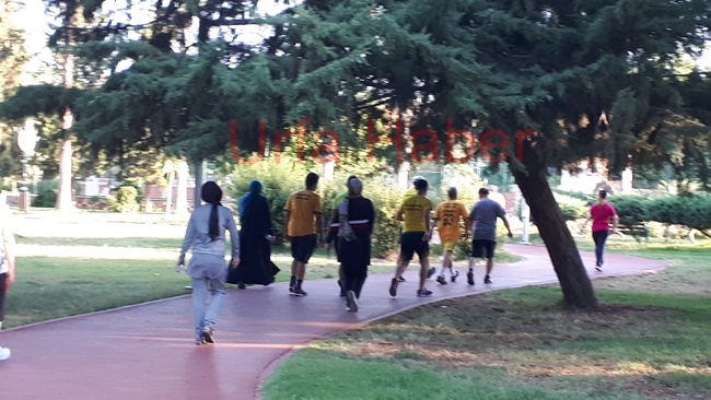 Gençlere taş çıkartıyorlar