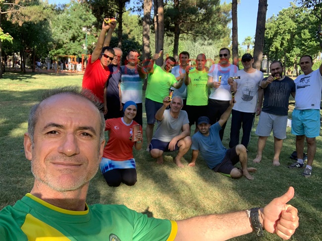 Gençlere taş çıkartıyorlar