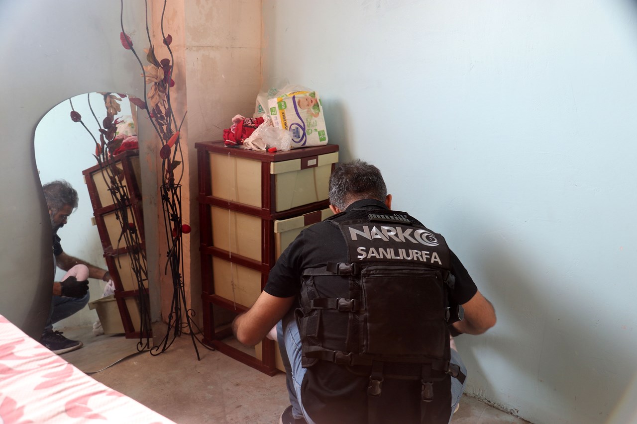 Şanlıurfa polisi 29 adrese uyuşturucu operasyonu düzenledi