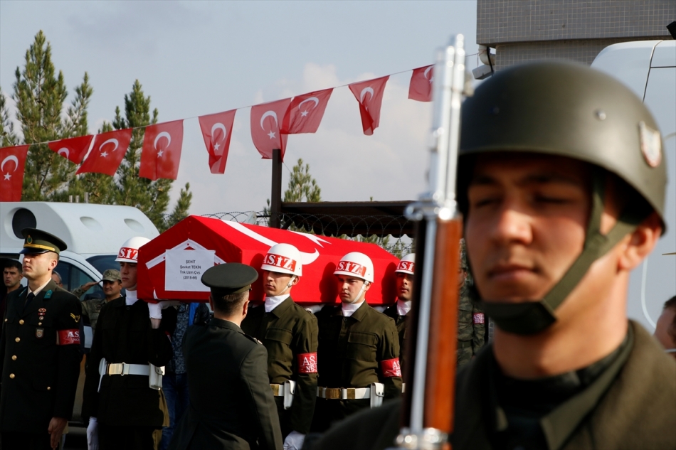 Şehitler Keskin ve Tekin'in cenazeleri memleketlerine uğurlandı