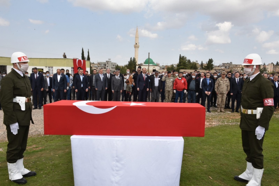 Urfa Şehidini Uğurladı