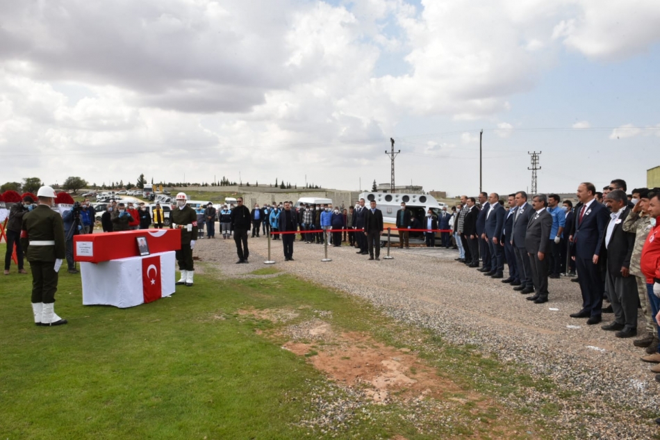 Urfa Şehidini Uğurladı