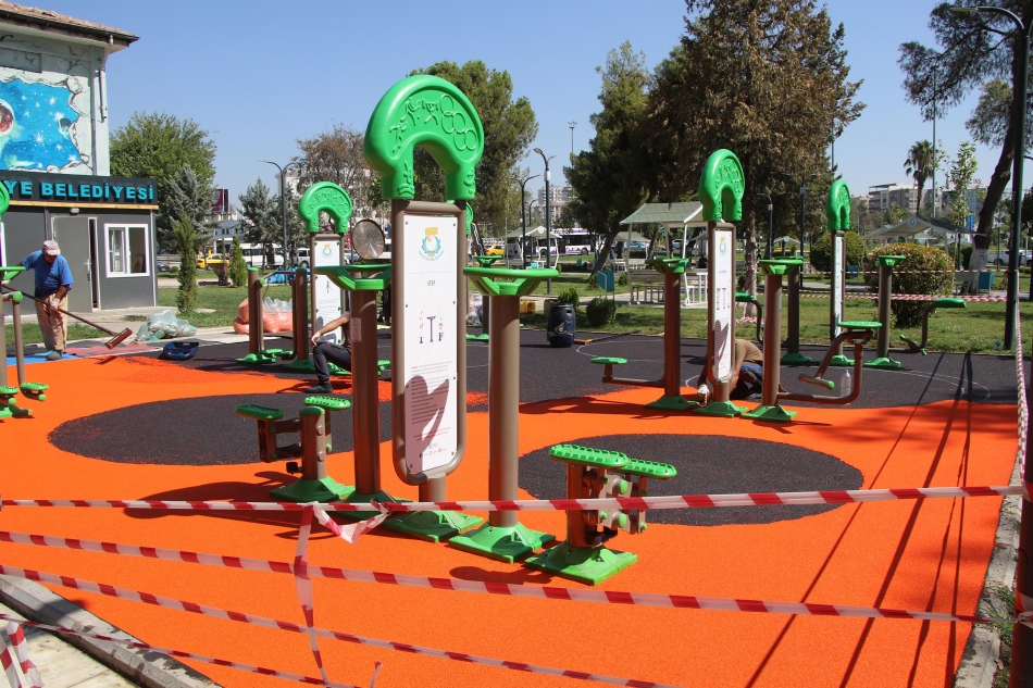 Haliliye'de Parklarda Sonbahar Hazırlığı