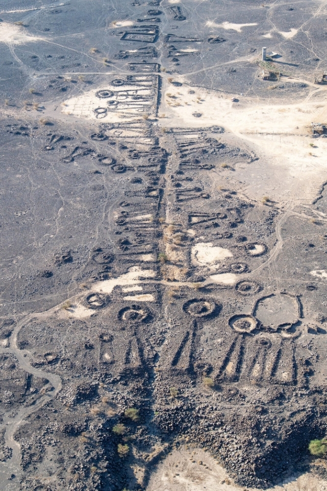 Arkeologlar Arabistan'daki 4500 Yıllık "Antik Otoyolları" Keşfetti