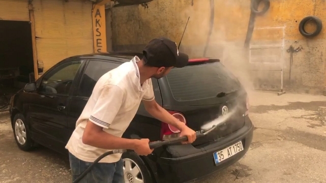 Toz Bulutu Oto Yıkamacılarının İşine Yaradı