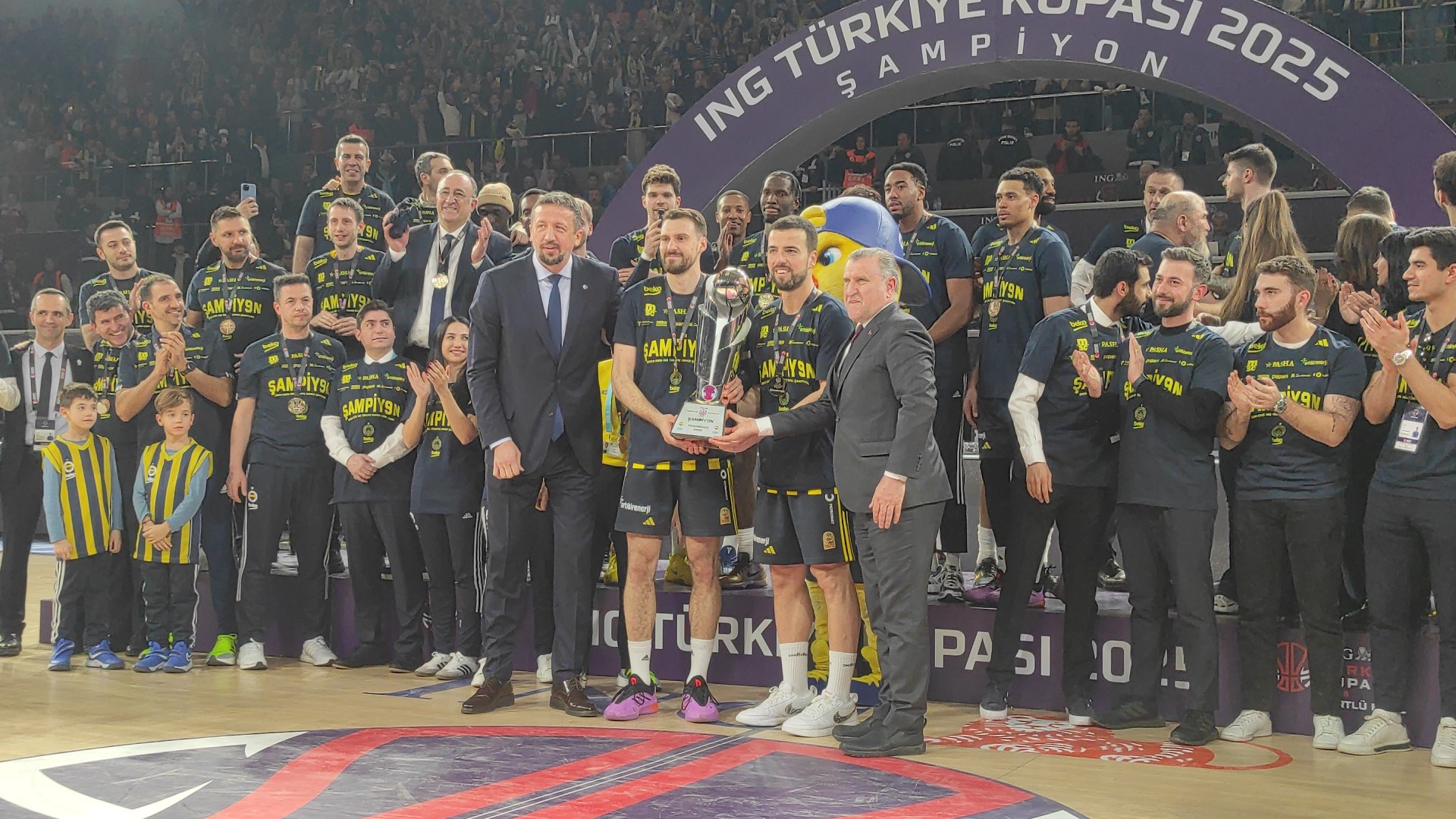 BASKETBOL ING ERKEKLER  TÜRKİYE KUPASI FENERBAHÇE'NİN
