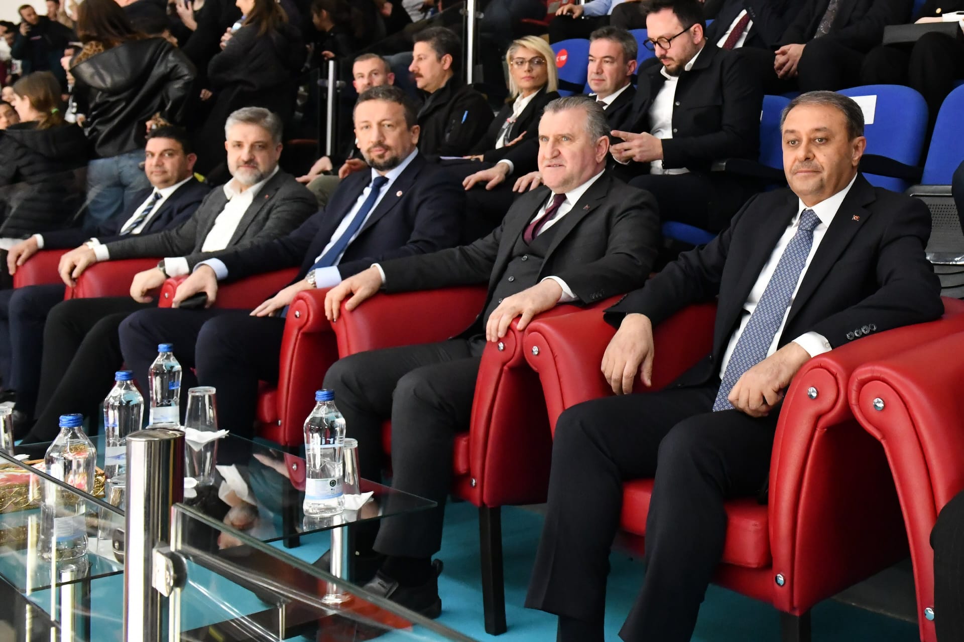 BAKAN DR. OSMAN AŞKIN BAK’TAN ŞANLIURFALILARA TEŞEKKÜR