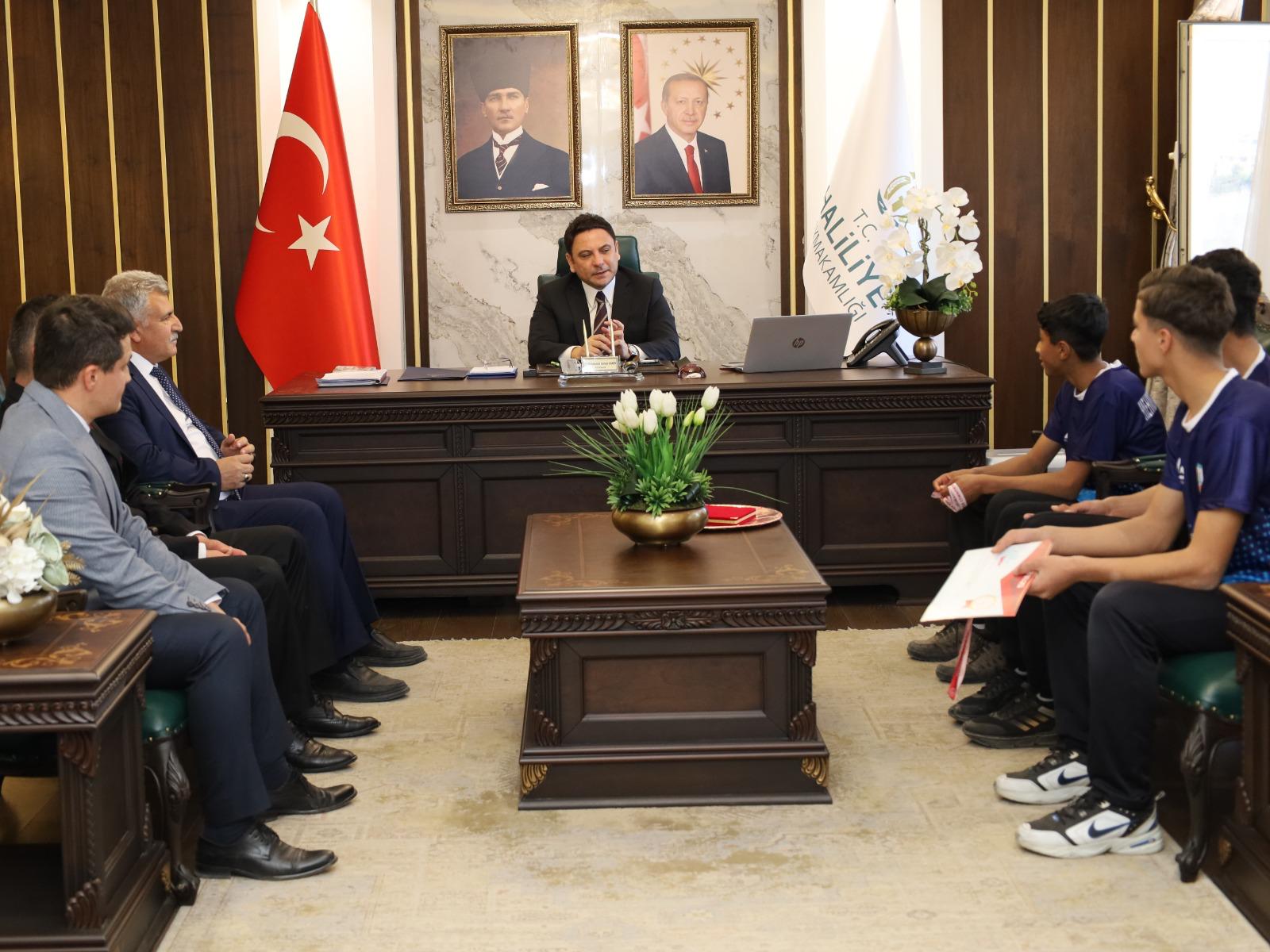 Başarılı Sporculardan Kaymakam Şahin’e Ziyaret