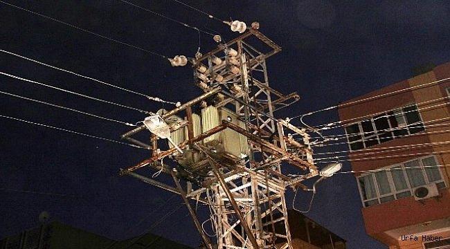 Elektrik trafosunda çıkan yangın korkuttu