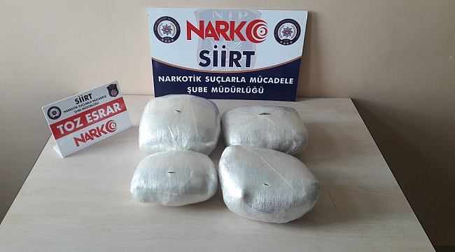 Siirt'te kadın çantasında esrar ele geçirildi