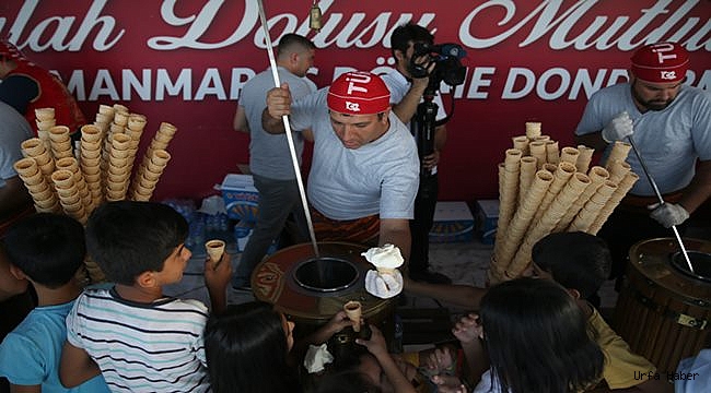 Urfa'da 1 ton Maraş dondurması dağıtıldı