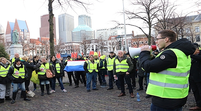 Hollanda'da 'sarı yelekliler' protestosu