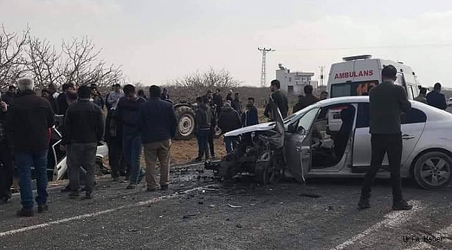 Otomobiller çarpıştı: 11 yaralı