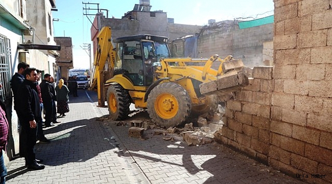 Haliliye'de metruk binalar yıkıldı_VİDEOLU_