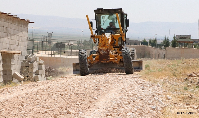 Haliliye Belediyesinden 3 mahallede yol yapım çalışması
