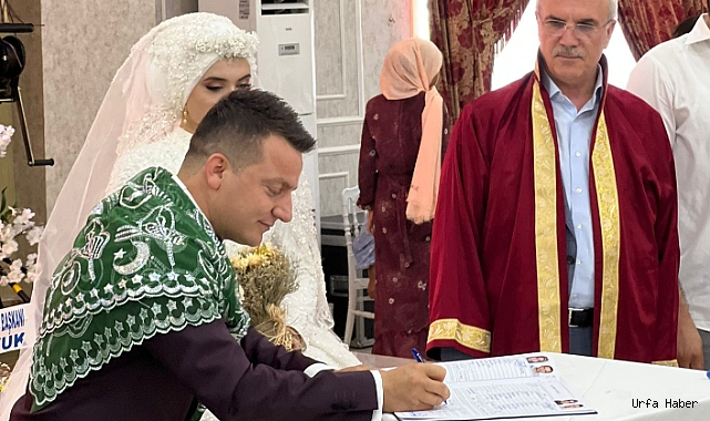 GENÇ İŞ İNSANI GÖRKEMLİ TÖREN İLE EVLENDİ