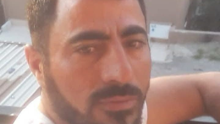 Annesi ile Arabada Yakaladığı Kişiyi 13 Yerinden Bıçakladı!