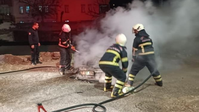 Seyir Halindeki Otomobil Küle Döndü