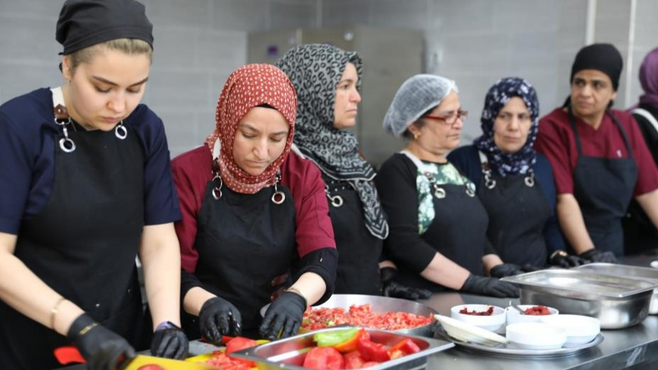 Bir Kepçe Cesaret, Bir Tutam Umut!