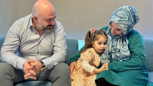 Yatay Kalp Sendromunda Tarihi Ameliyat!