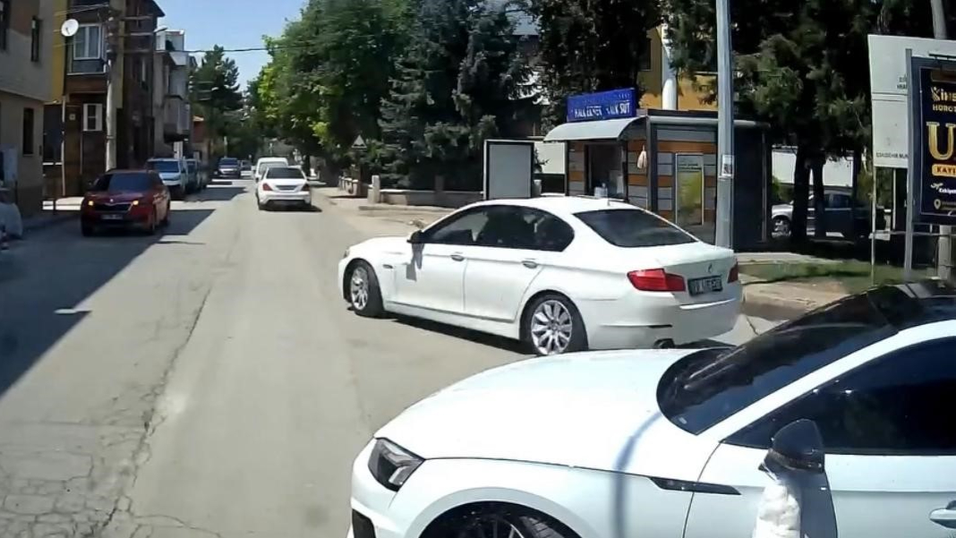 Düğün Konvoyu Yol Kesti, Sürücüler İsyan Etti