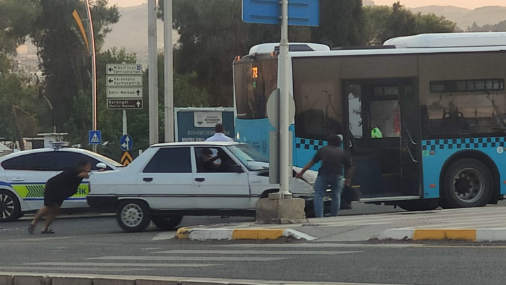 Şanlıurfa’da Maddi Hasarlı Kaza Paniği!