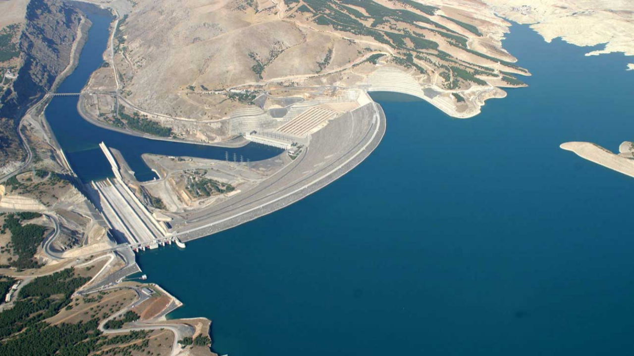 Şanlıurfa’da Su Alarmı: Baraj ve Göl Seviyeleri Düşüyor