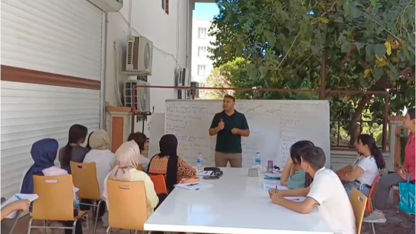 Şanlıurfa’da Elektrik Gitti, Ders Bahçeye Taşındı!