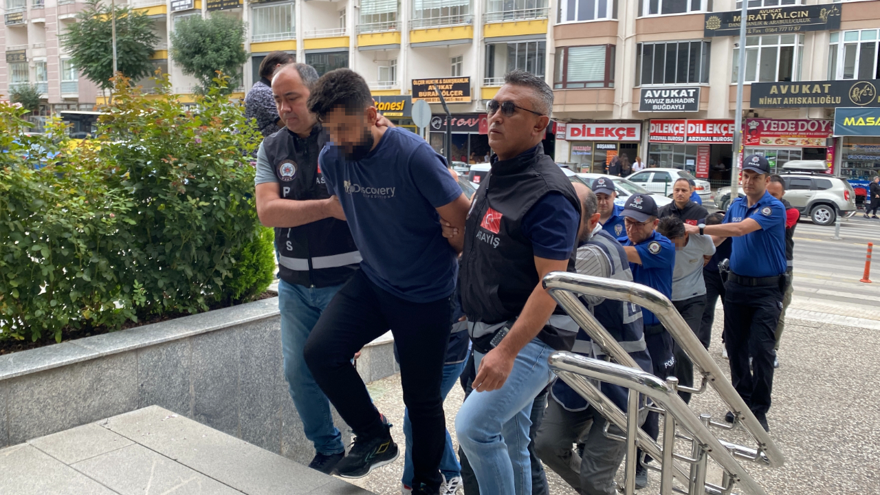 “Başınız Belada” Diyen Dolandırıcılar 15 Milyon Lira Çaldı!