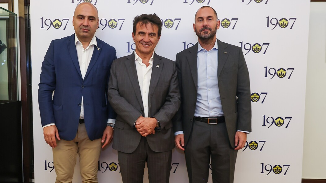 Fenerbahçe Derneği, İtalya Voleybol Kulübüne Ortak Oldu