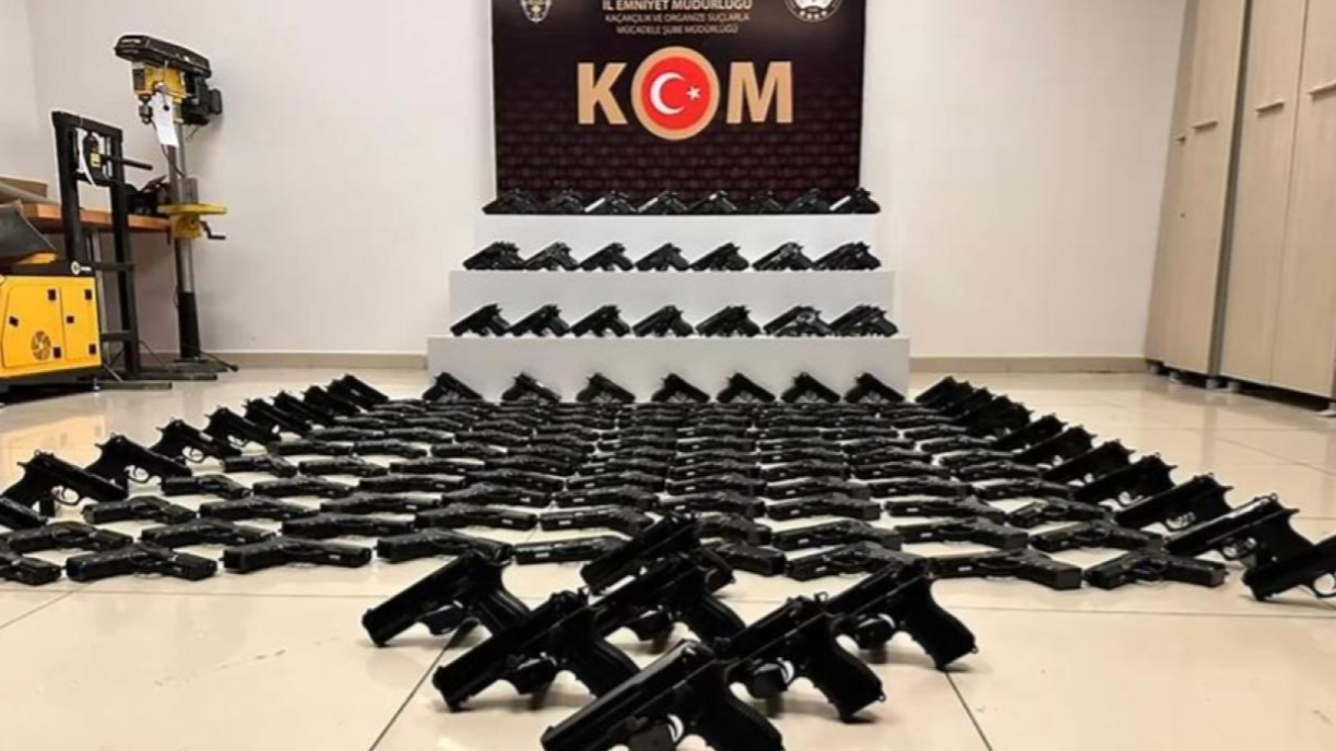 Türkiye Genelinde Silah Baskını: 1.867 Ruhsatsız Silah Ele Geçirildi