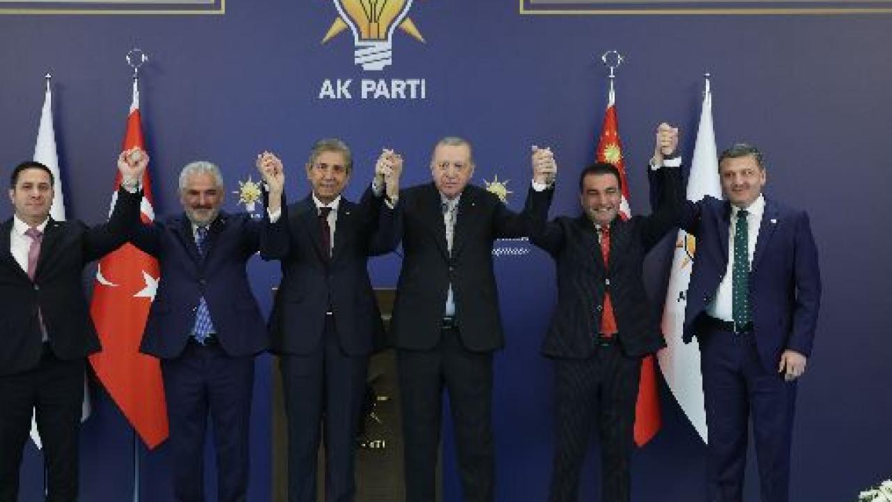 7 Belediye Başkanı AK PARTİ'ye Geçti