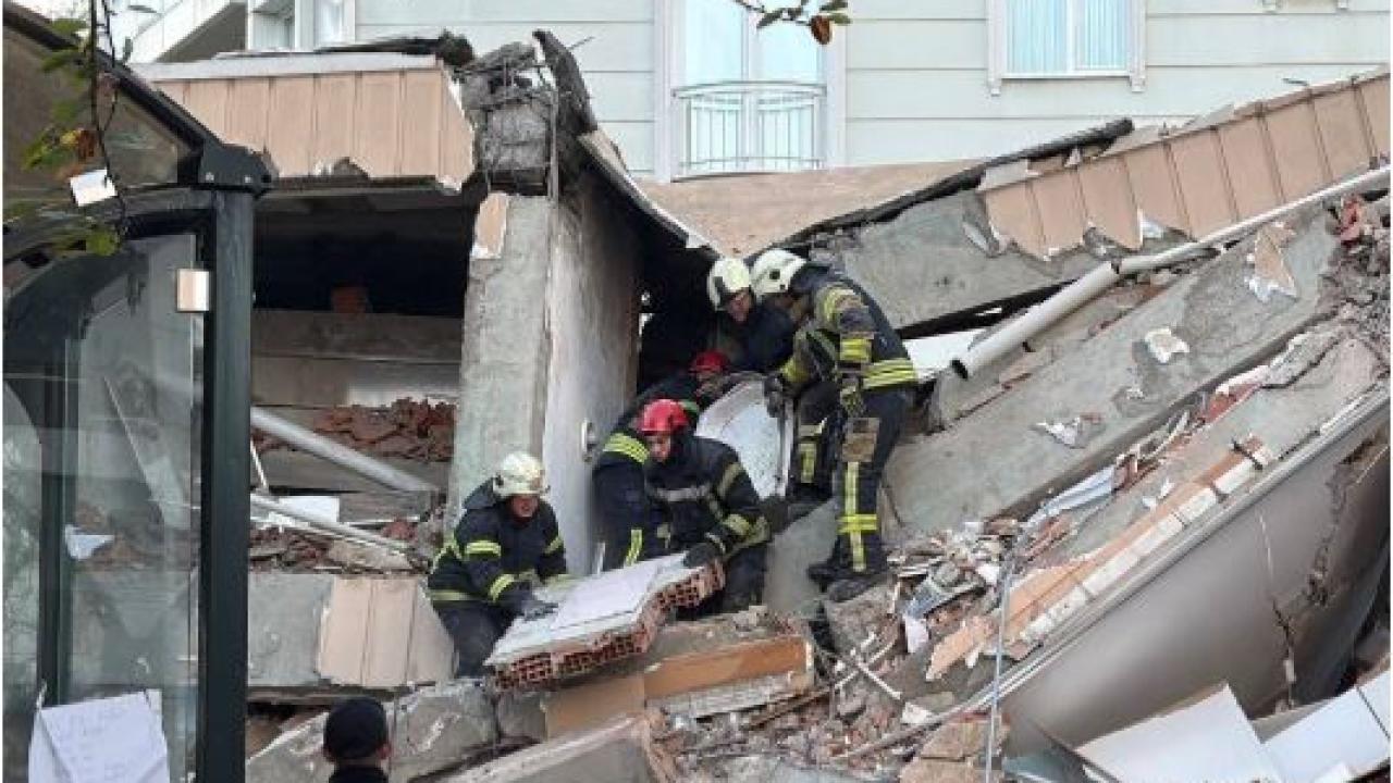 Gebze'de 5 Katlı Bina Çöktü! Enkaz Altında Kalanlar Var