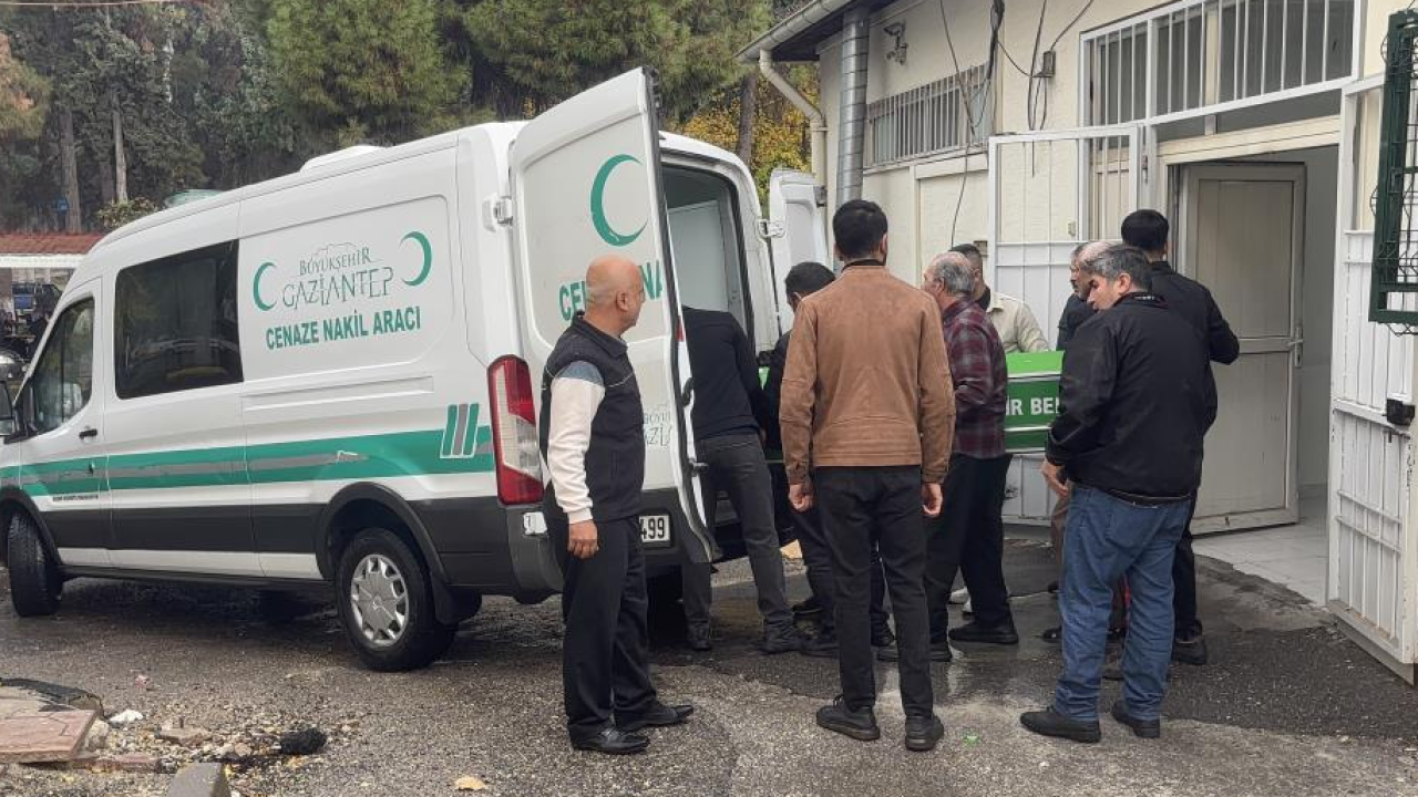 Ders Çıkışı Kalp Krizi Geçiren Öğretmen Yaşamını Yitirdi!