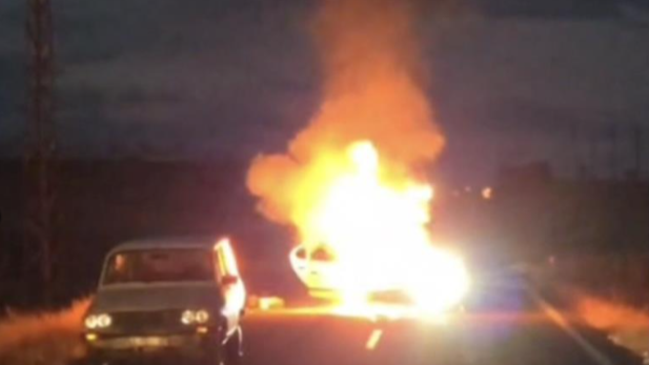 Şanlıurfa'da Alevlenen Otomobil Bomba Gibi Patladı!
