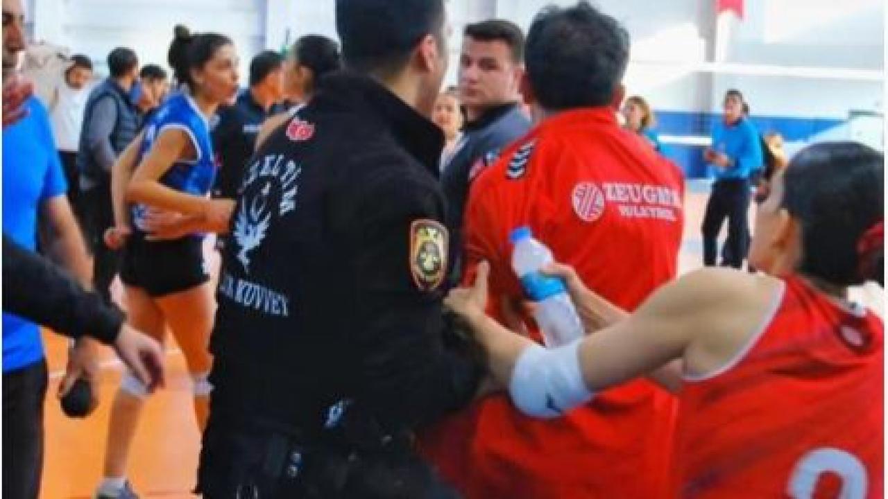 Şanlıurfa'da Kadınların Maçında Kavga! O Anlar Kamerada...