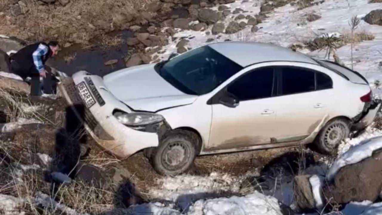 Şanlıurfa’da otomobil köprüden dereye uçtu!